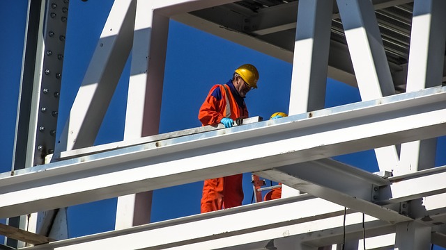 בטיחות בעבודה בגובה כדאי לבצע עם חברת א.ב בטיחות